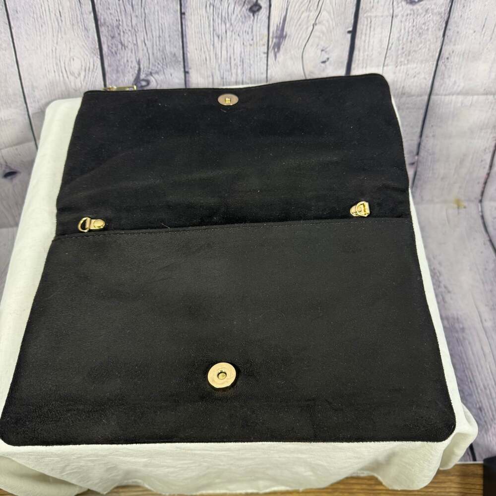 Embroidered crossbody with Chain. Suede Feel - Picture 5 of 8
